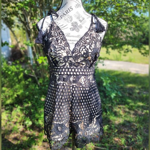 NWOT Tea & Cup Lace Knit Romper - Picture 2 of 13